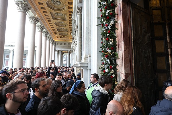 20250105T1045 HOLY DOOR STPAUL 1787774_t600