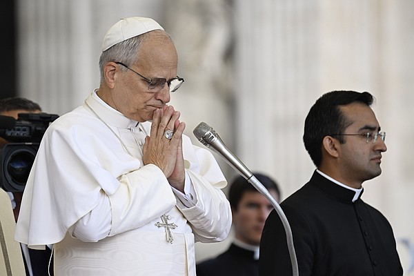 20250924T0900 POPE AUDIENCE DARKNESS 1804788_t600