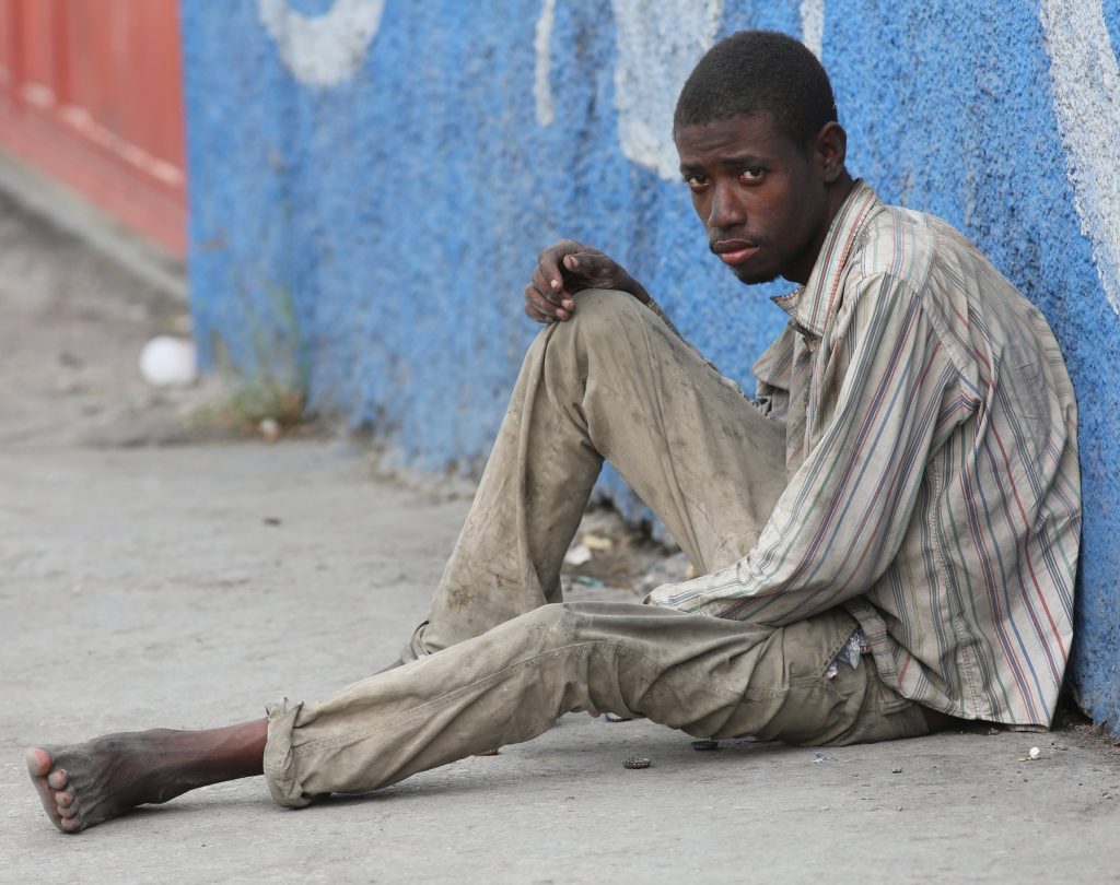 20251113T0949 WORLD DAY POOR 2025 1807841 1