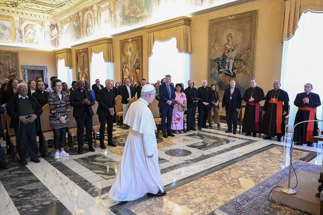 20251121T0830 POPE CARITAS 1808189_t1100