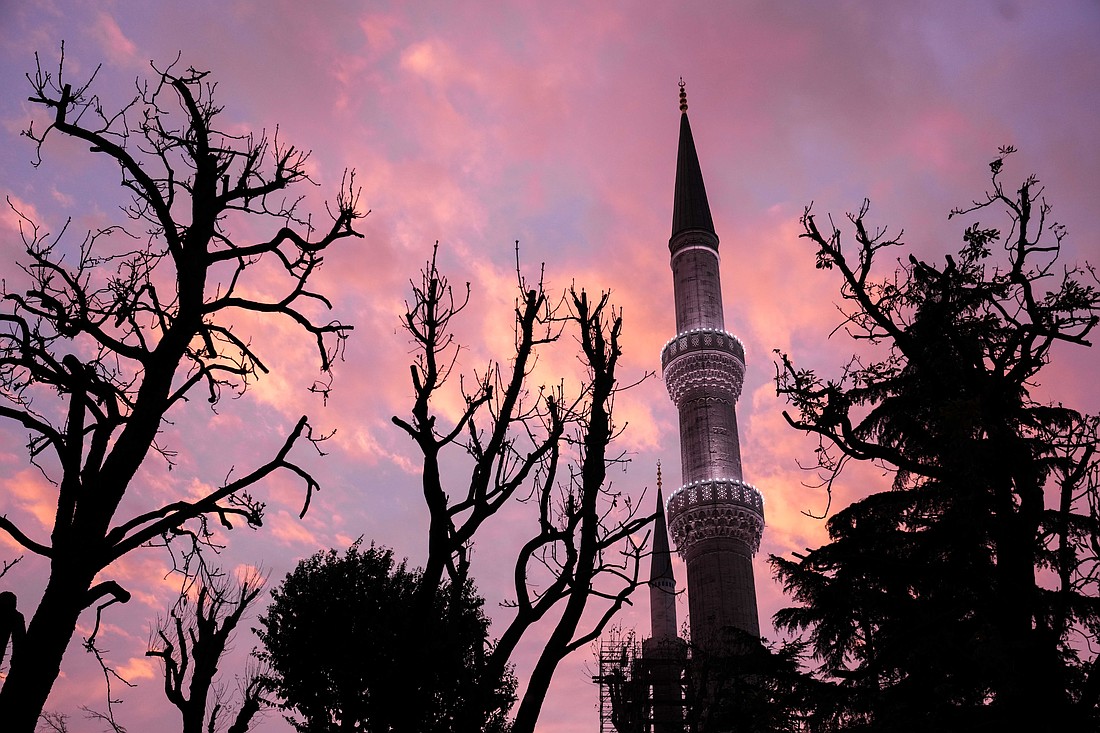 20251129T0400 POPE ISTANBUL MOSQUE 1808620_t1100
