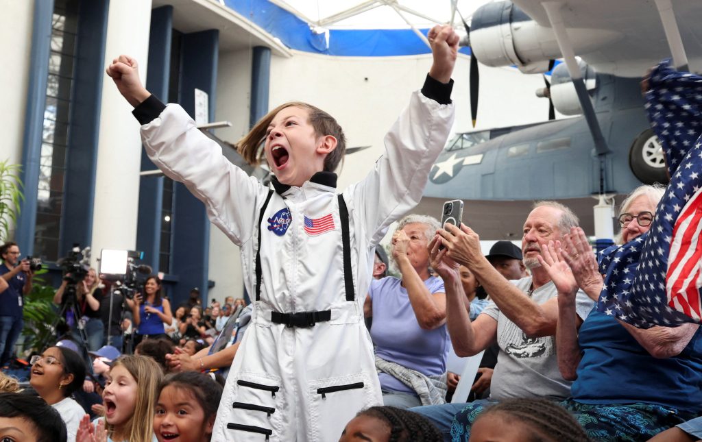 20260410T2219 ARTEMIS II CREW RETURN 1817382