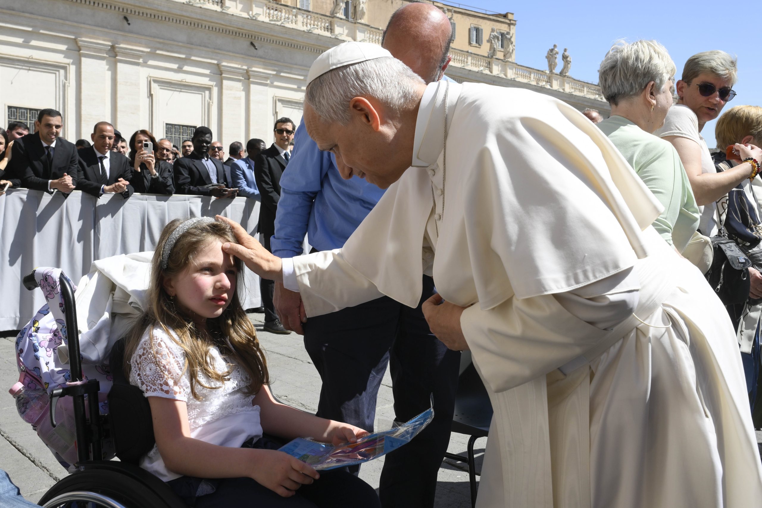 20260429T0750 POPE AUDIENCE APR 29 1819143 1