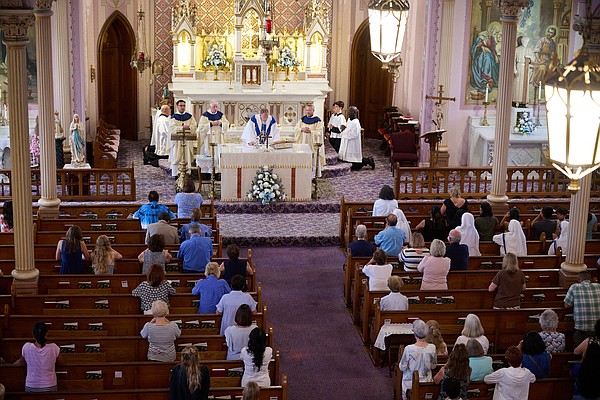 FeastAssumption25_1054_t600