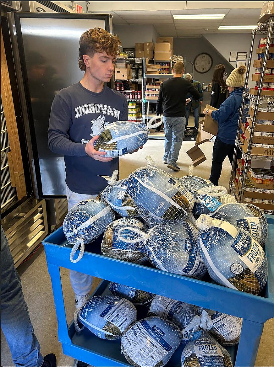 ISSUES SNAP_expire_Seeds_of_Service_DonCath_volunteers_t1100